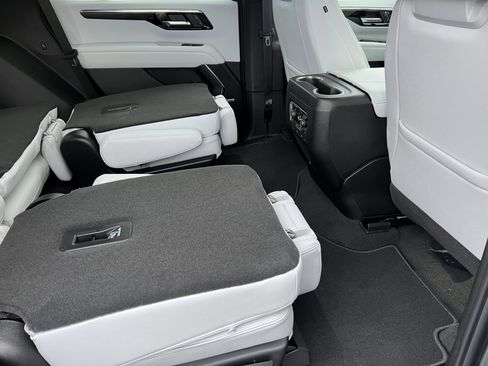 New 2026 Chevrolet Tahoe Premier image 25