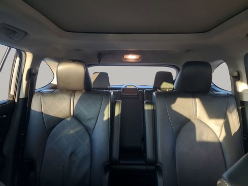 Used 2020 Toyota Highlander Platinum image 44