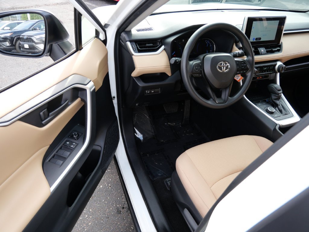 Certified 2025 Toyota RAV4 LE AWD/4WD image 10