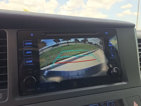 Used 2017 Toyota Sienna LE FWD image 26