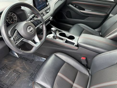 Used 2023 Nissan Altima 2.5 SR FWD image 10