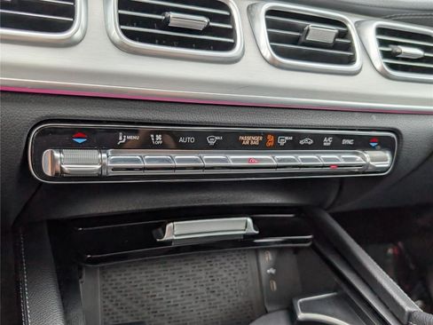 Used 2025 Mercedes-Benz GLS 450 4MATIC image 30
