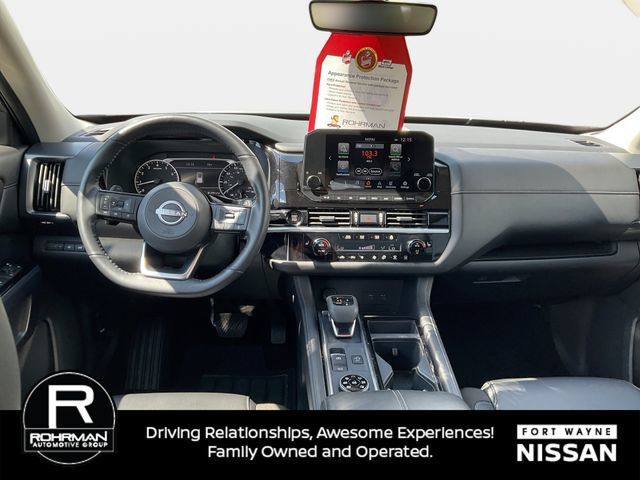 Certified 2025 Nissan Pathfinder SL AWD/4WD image 14