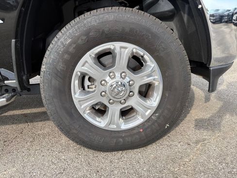 Used 2025 RAM 2500 Big Horn AWD/4WD image 31