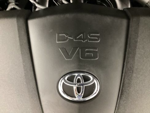 Used 2022 Toyota Highlander XLE AWD/4WD image 45
