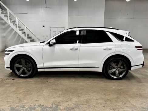 Used 2022 Genesis GV70 2.5T w/ Sport Prestige Package AWD/4WD image 4