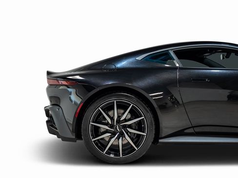 Used 2020 Aston Martin V8 Vantage Coupe image 23