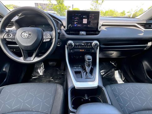 Used 2024 Toyota RAV4 XLE FWD image 14