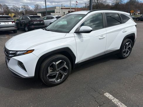 Used 2023 Hyundai Tucson SEL w/ Convenience Package AWD/4WD image 2