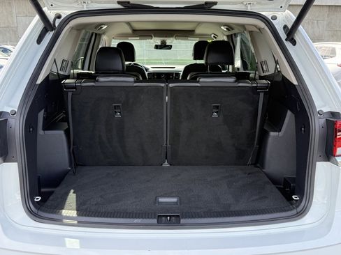 Used 2022 Volkswagen Atlas SEL R-Line image 8