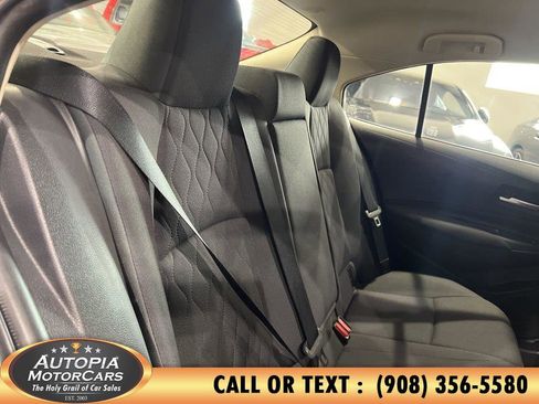 Used 2020 Toyota Corolla LE FWD image 15