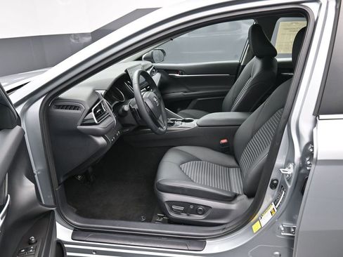 Certified 2023 Toyota Camry SE FWD image 11