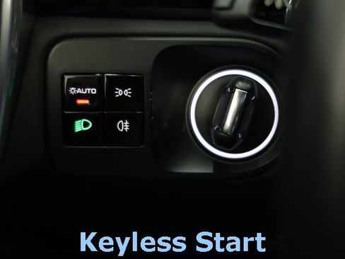 Used 2020 Porsche Cayenne Turbo image 23