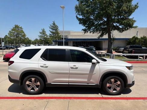 Used 2023 Honda Pilot EX-L image 5