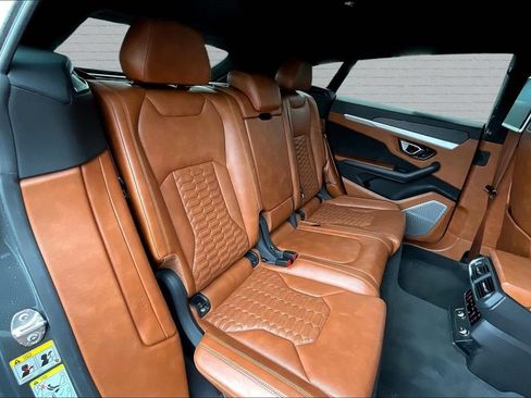 Used 2019 Lamborghini Urus AWD/4WD image 24