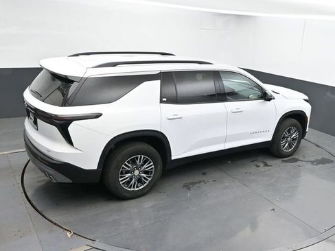 Used 2024 Chevrolet Traverse LT FWD image 36