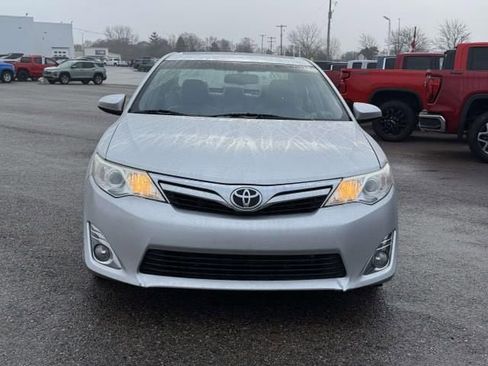 Used 2014 Toyota Camry XLE w/ Leather Package image 3