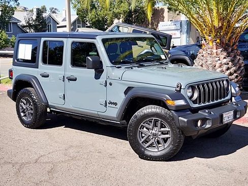 Used 2024 Jeep Wrangler Unlimited Sport AWD/4WD image 3