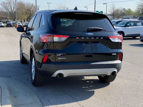 Used 2020 Ford Escape SE image 5