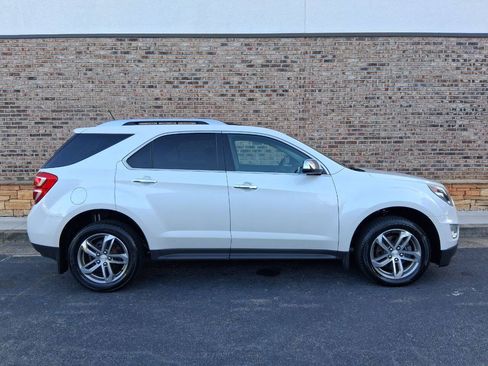 Used 2016 Chevrolet Equinox LTZ w/ Enhanced Convenience Package FWD image 4