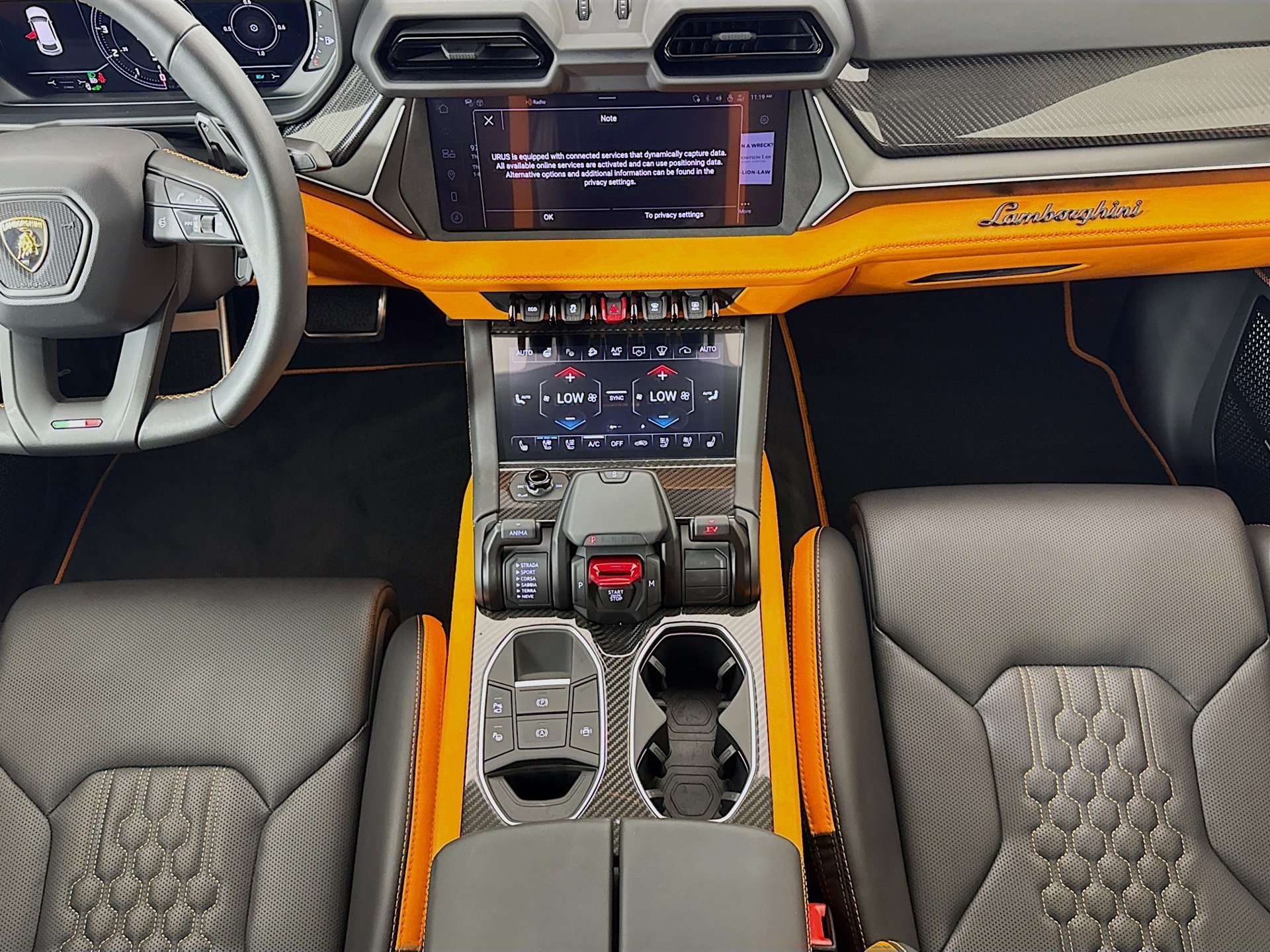Used 2025 Lamborghini Urus SE AWD/4WD image 23