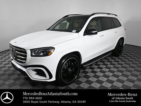 New 2026 Mercedes-Benz GLS 580 4MATIC image 1