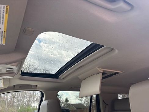 Used 2015 Chevrolet Tahoe LTZ AWD/4WD image 30