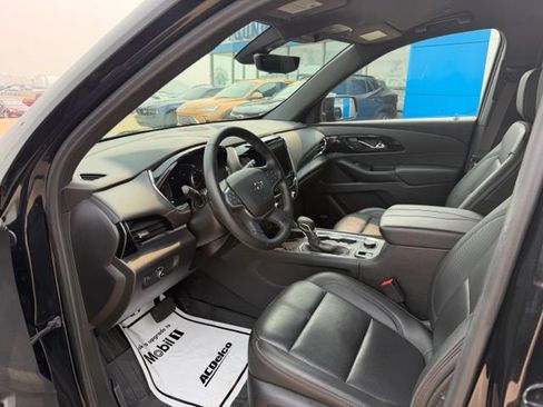 Used 2023 Chevrolet Traverse RS w/ LPO, Floor Liner Package AWD/4WD image 17