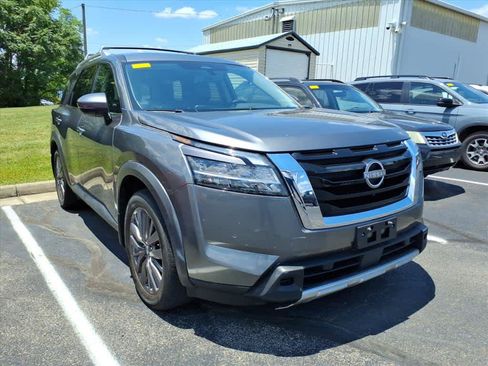 Used 2023 Nissan Pathfinder SL w/ SL Premium Package AWD/4WD image 12