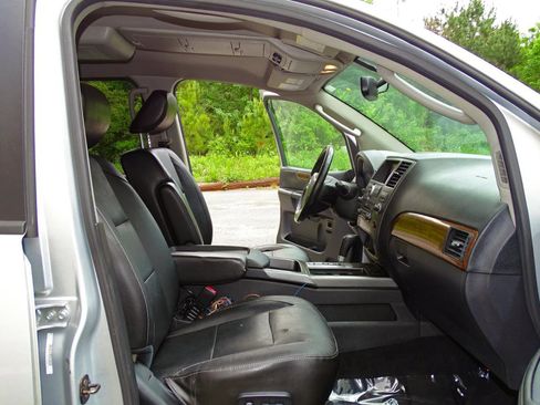 Used 2011 Nissan Armada SL image 18