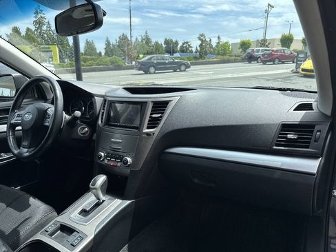 Used 2012 Subaru Outback 2.5i Premium AWD/4WD image 17