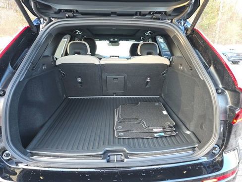 New 2026 Volvo XC60 B5 Plus w/ Climate Package image 17