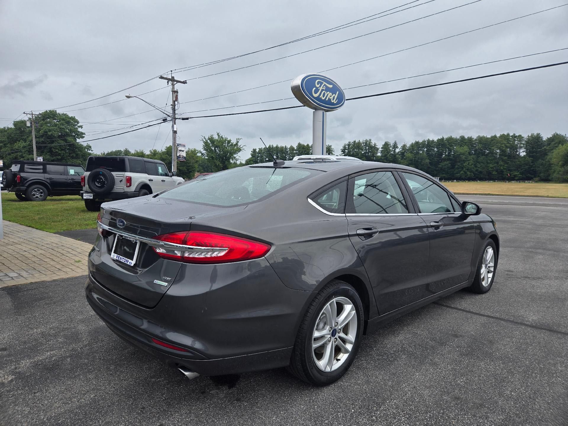 Used 2018 Ford Fusion SE FWD image 7