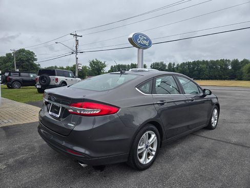 Used 2018 Ford Fusion SE FWD image 7