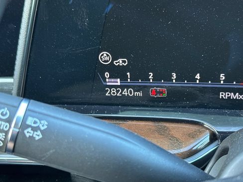 Certified 2024 Cadillac Escalade Premium Luxury Platinum AWD/4WD image 41