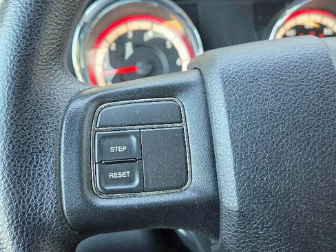 Used 2013 Dodge Grand Caravan SXT image 31