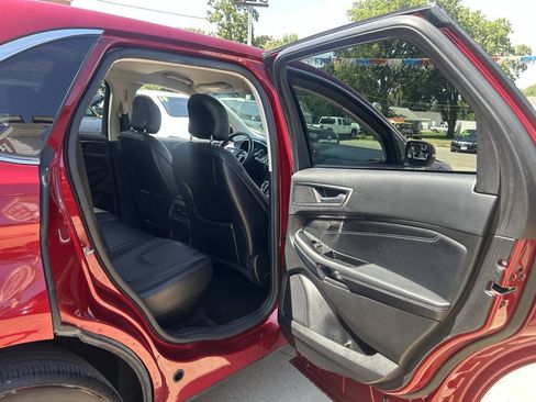 Used 2017 Ford Edge Titanium FWD image 29