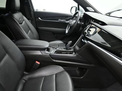 Used 2023 Cadillac XT6 Premium Luxury FWD image 13