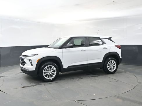 New 2026 Chevrolet TrailBlazer LS w/ LS Convenience Package AWD/4WD image 2