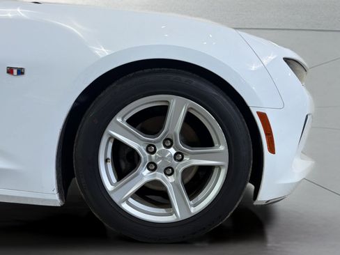 Used 2016 Chevrolet Camaro LT RWD image 34