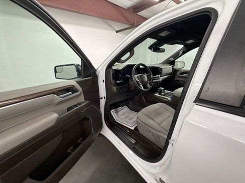 Used 2024 Chevrolet Silverado 1500 RST AWD/4WD image 10