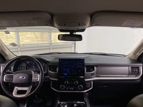 Used 2024 Ford Expedition Max XLT image 12