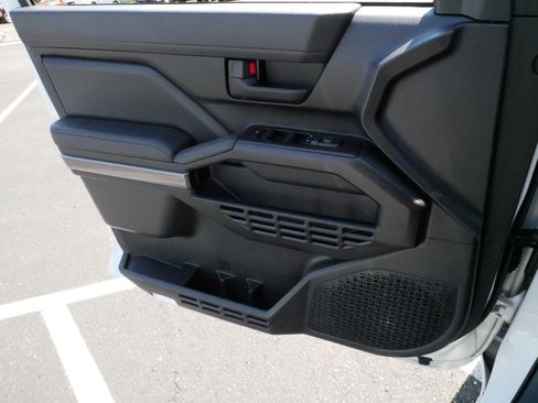 Used 2026 Toyota 4Runner SR5 AWD/4WD image 28