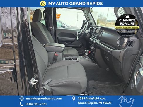 Used 2022 Jeep Wrangler Unlimited Sport AWD/4WD image 25