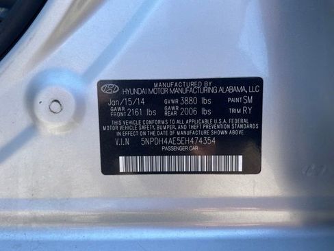 Used 2014 Hyundai Elantra Limited w/ Option Group 03 FWD image 26