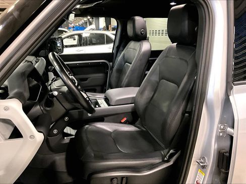 Used 2023 Land Rover Defender 110 SE image 10