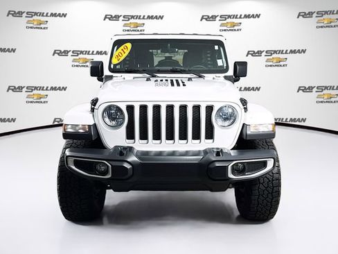 Used 2019 Jeep Wrangler Unlimited Sahara AWD/4WD image 2