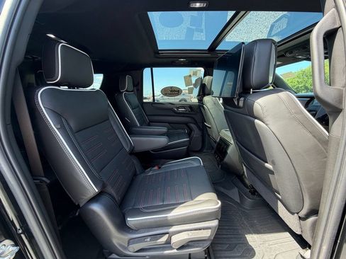 Used 2025 GMC Yukon XL AT4 Ultimate w/ LPO, AT4 Appearance Package AWD/4WD image 12