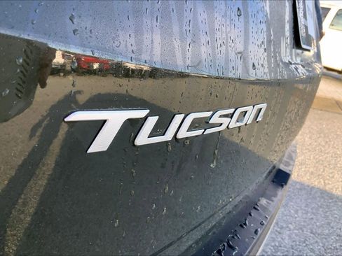 Used 2025 Hyundai Tucson Limited image 30