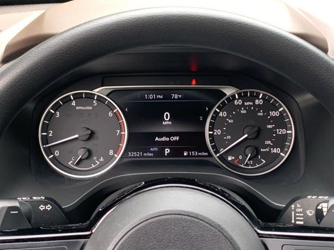 Used 2021 Nissan Rogue SV image 17